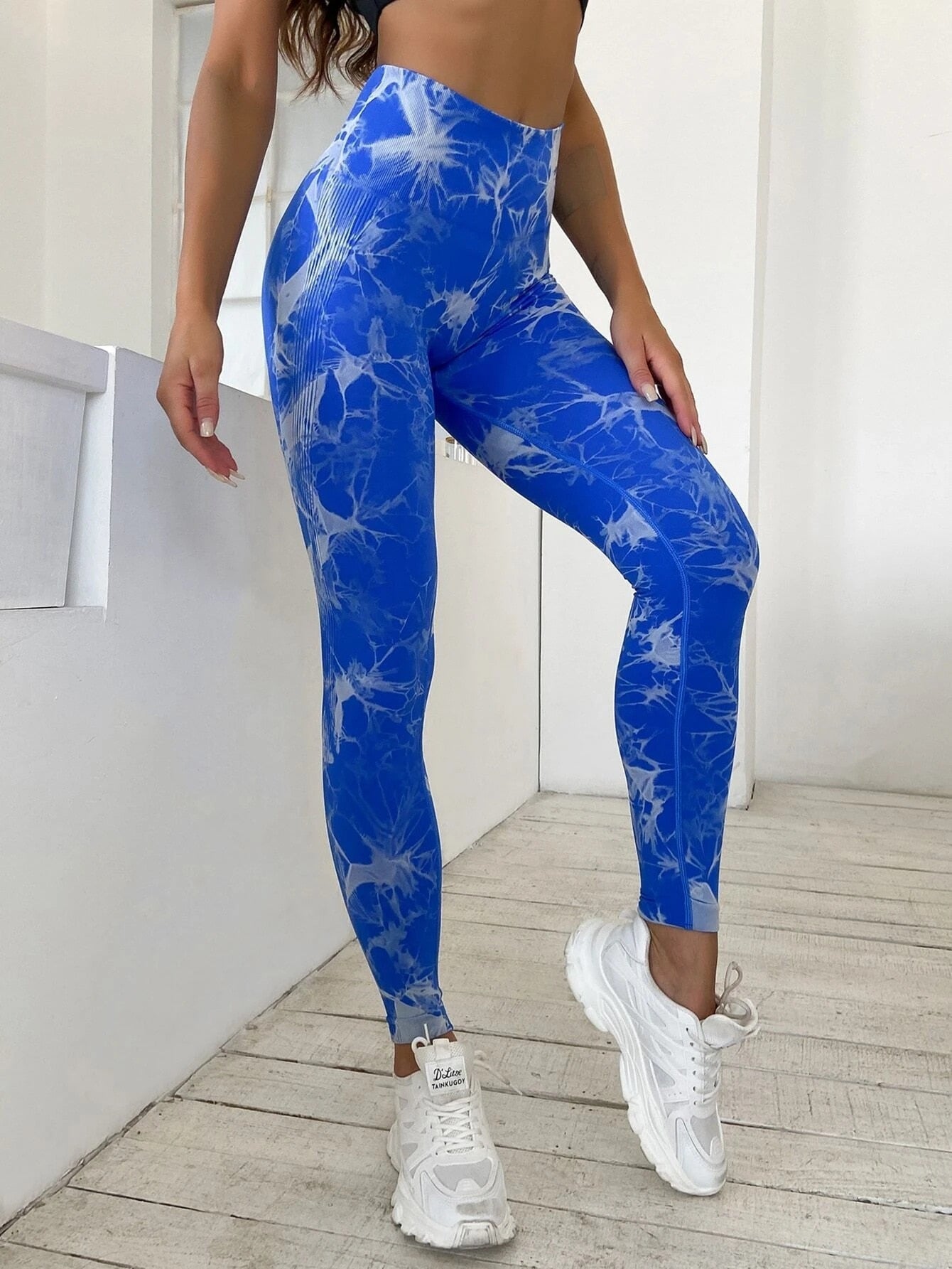 React Refine LUXE Legging - Blue/White
