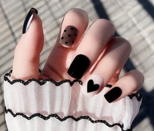 Press On Nails White And Black Glossy Square Heart Nail Kit