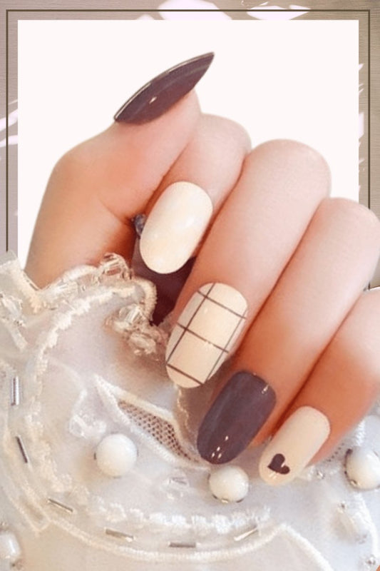 Press On Nails White And Violet Glossy Oval Heart Nail Kit