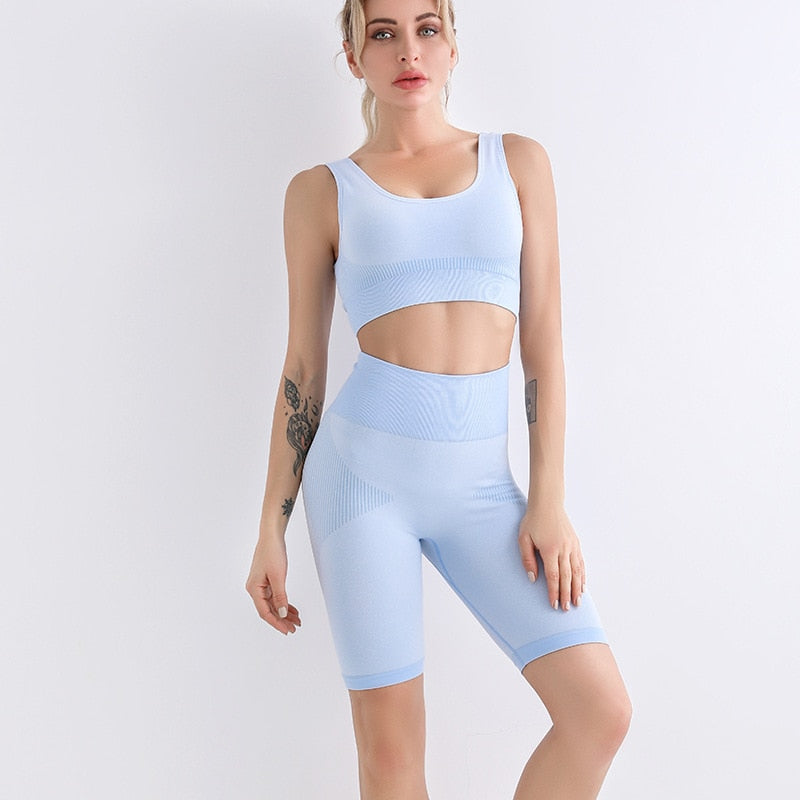 React SIGNATURE Sports Crop - Baby Blue