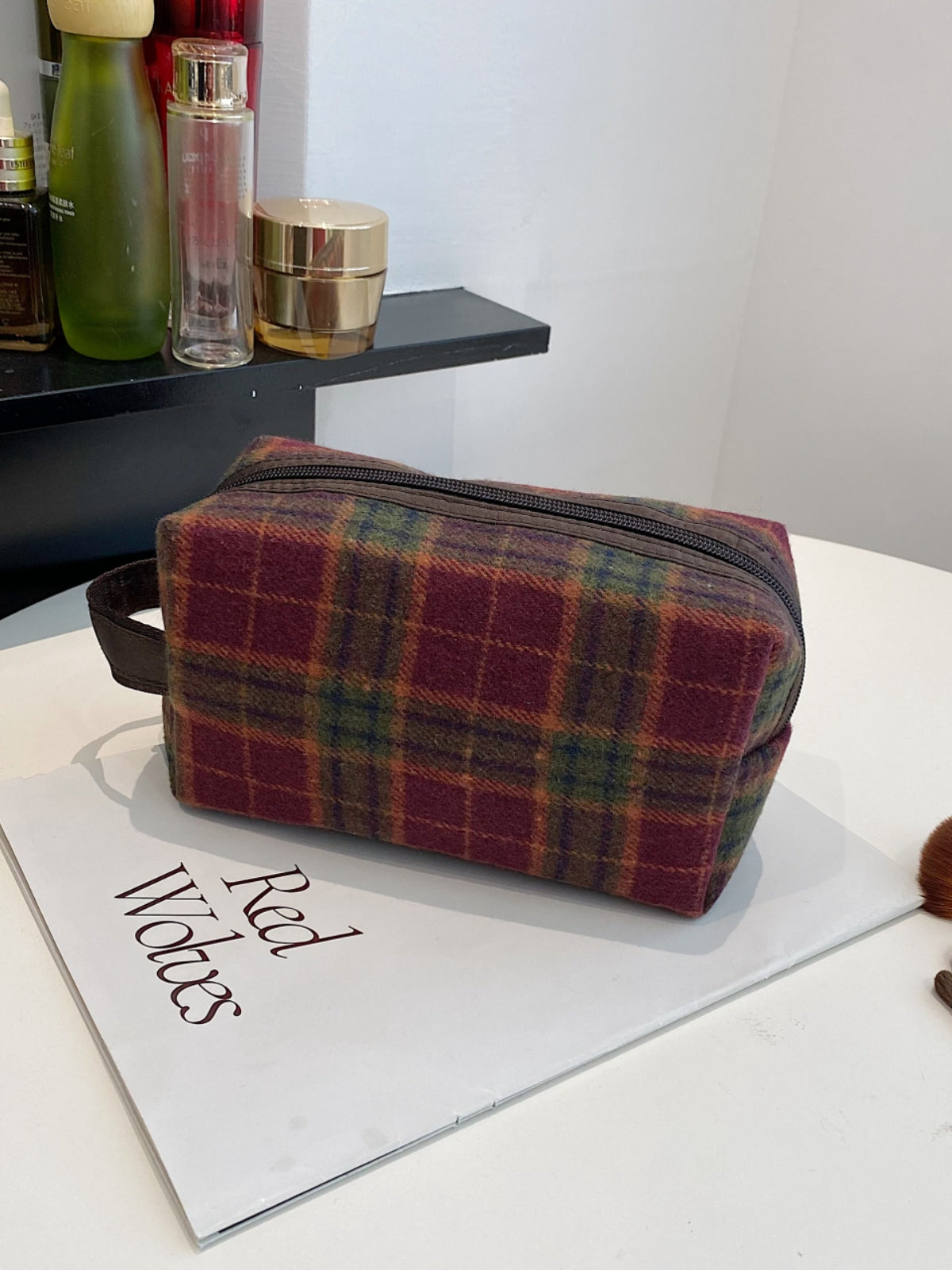 Contrast Plaid Clutch with Zipper