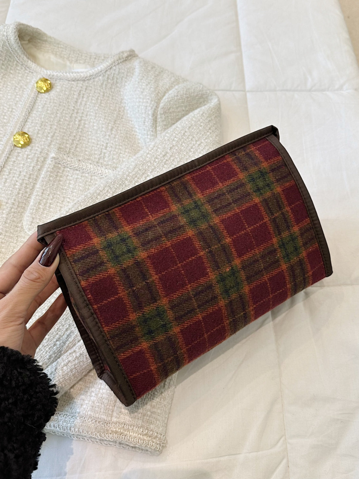 Contrast Plaid Clutch with Zipper