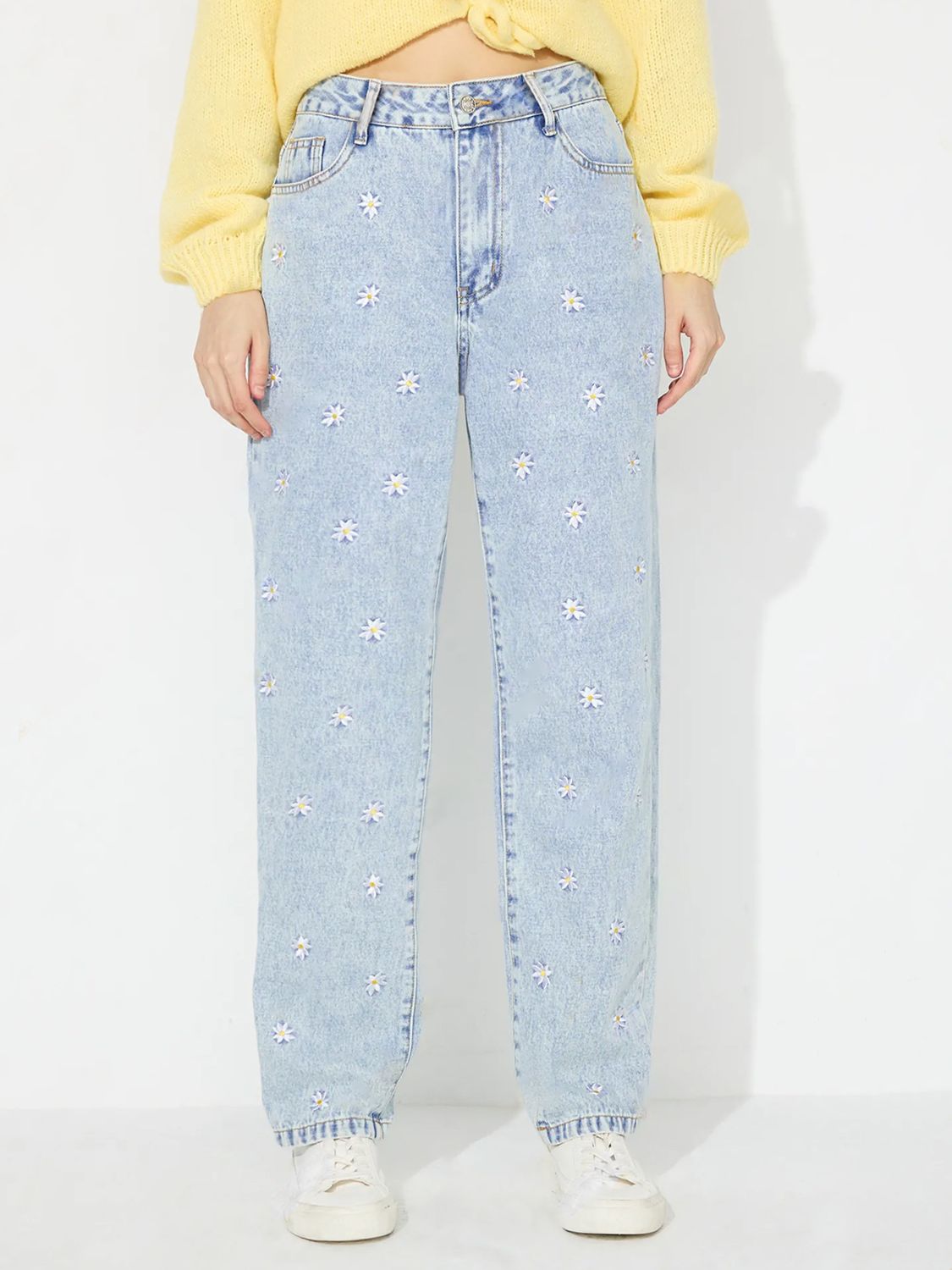 Daisy Straight Jeans with Pockets