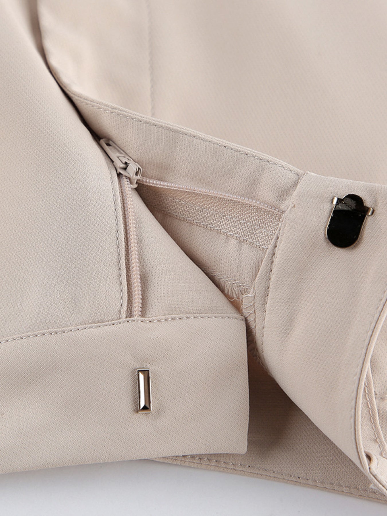 b3727b2e9814447a933f864101e058d9-Max