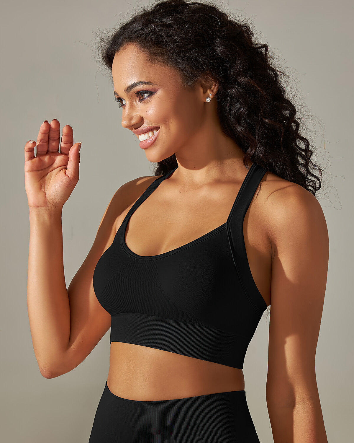 Cleo Crossback Sports Bra - Black