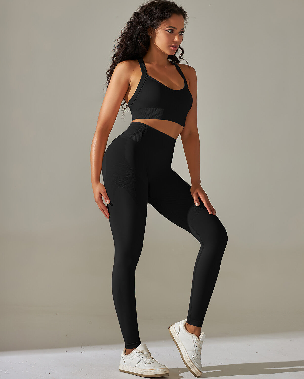 Cleo Crossback Sports Bra - Black