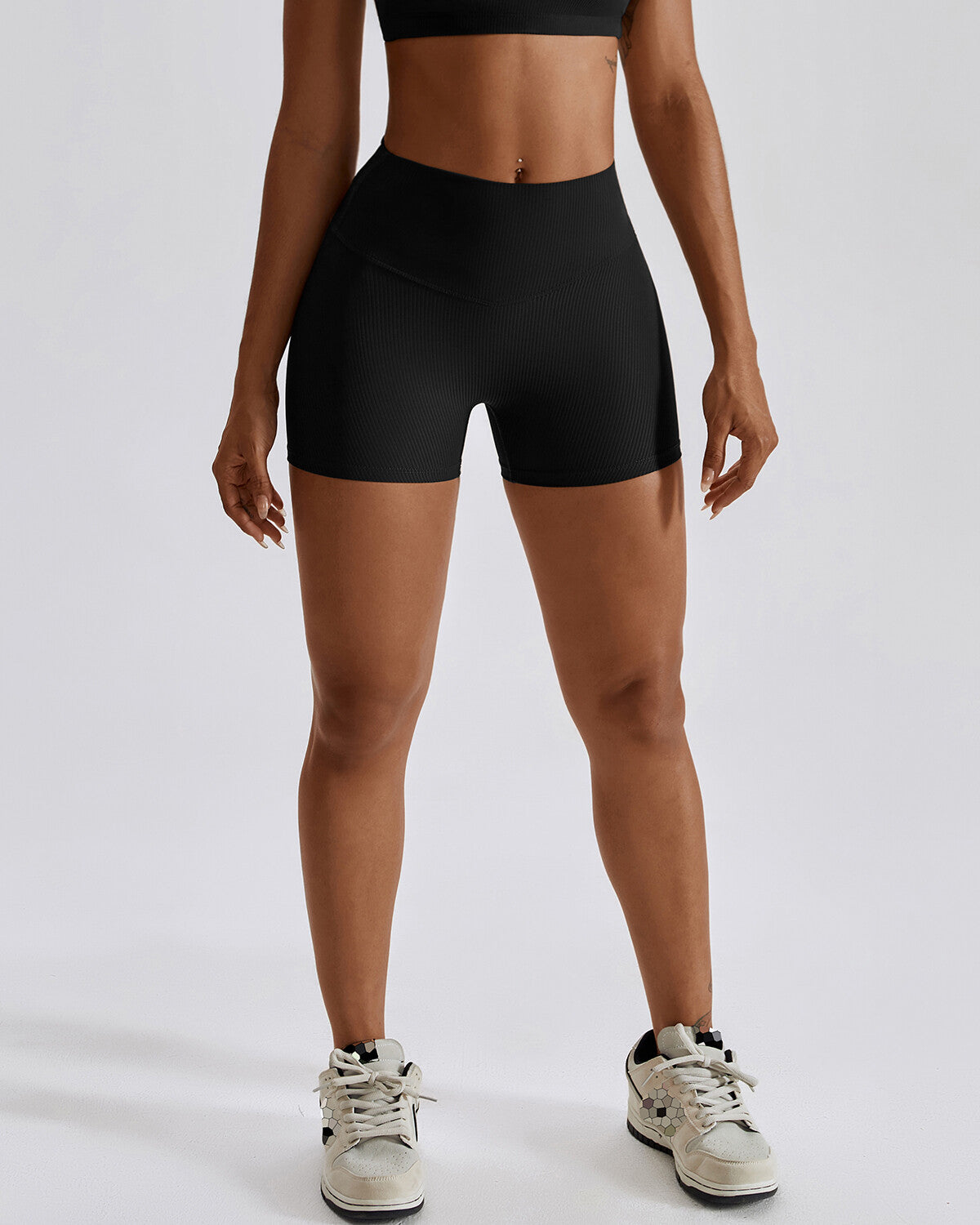 Erin Seamless Scrunch Shorts - Black