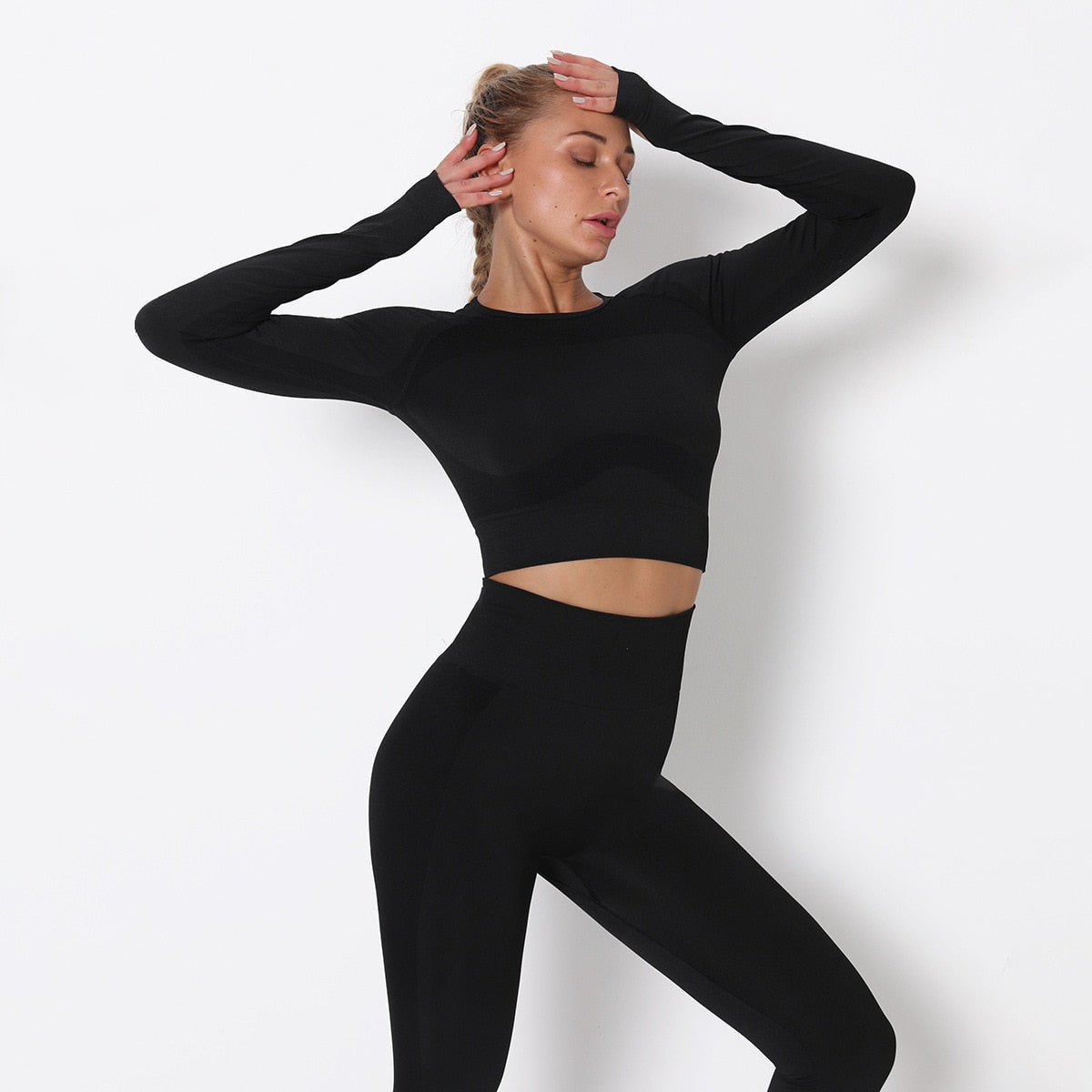 React LUXE Seamless Sleeve Sports Crop - Black