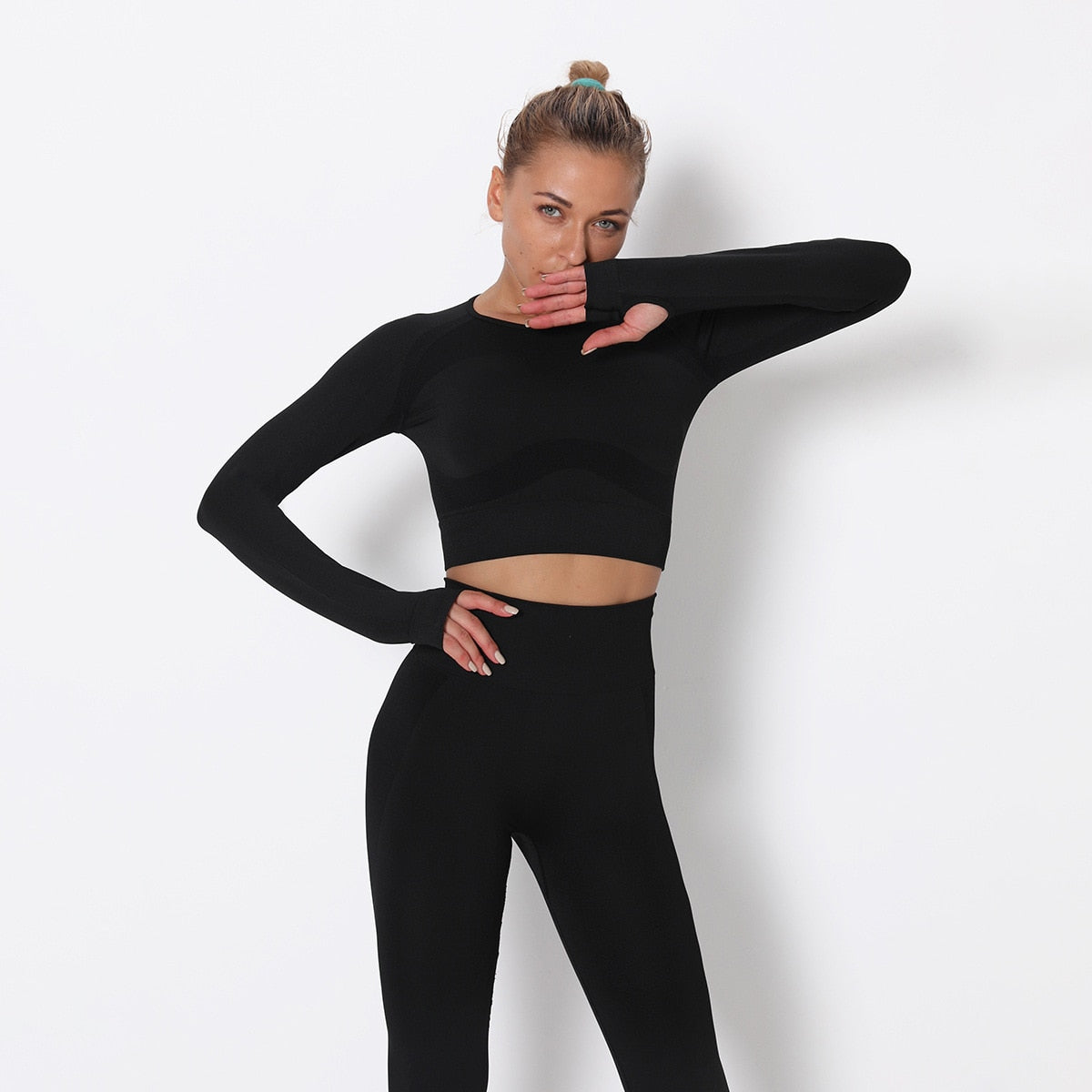 React LUXE Seamless Sleeve Sports Crop - Black