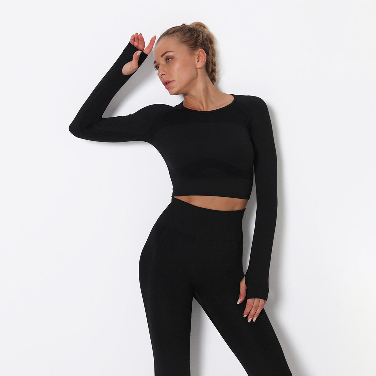 React LUXE Seamless Sleeve Sports Crop - Black