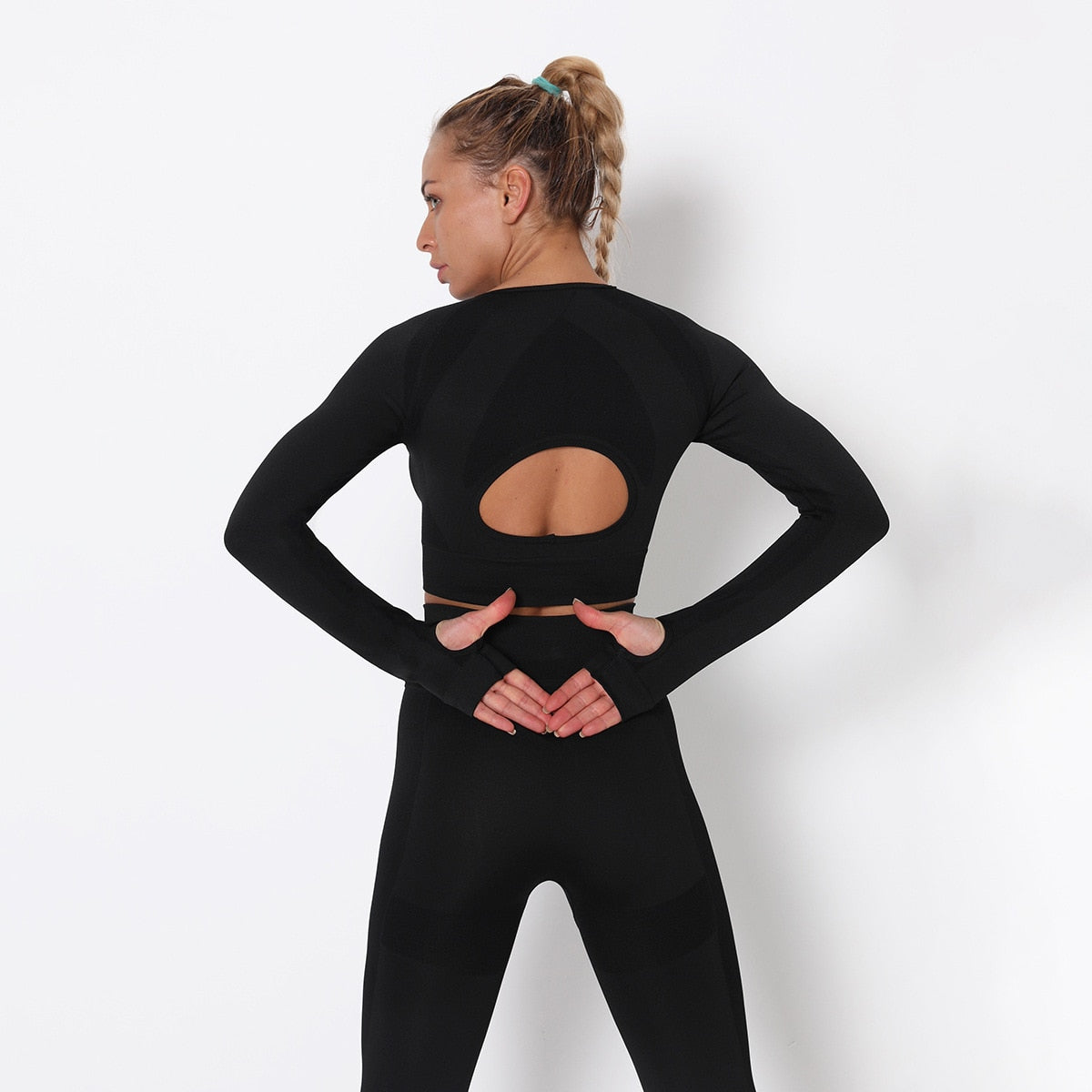 React LUXE Seamless Sleeve Sports Crop - Black