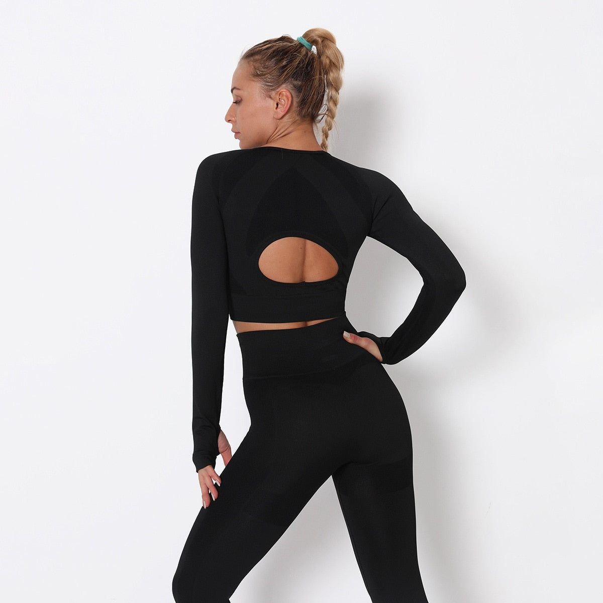 React LUXE Seamless Sleeve Sports Crop - Black