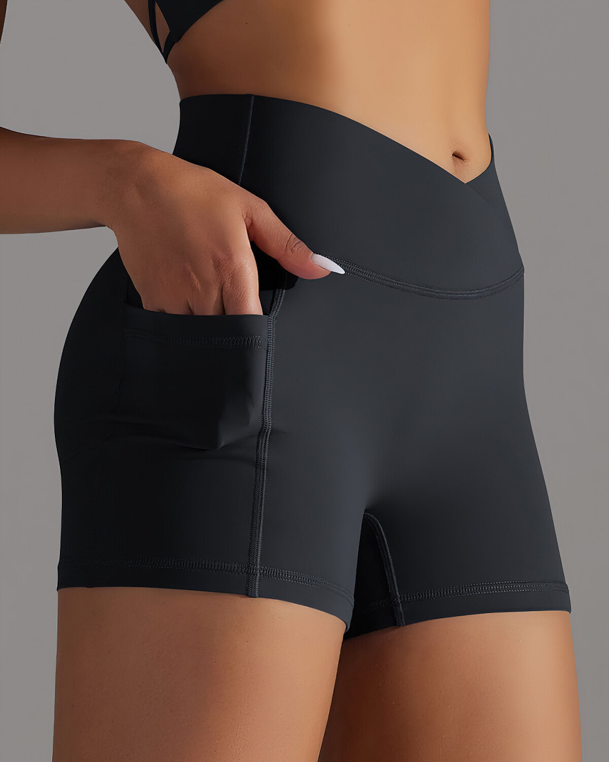 Selene Seamless Pocket Shorts - Black