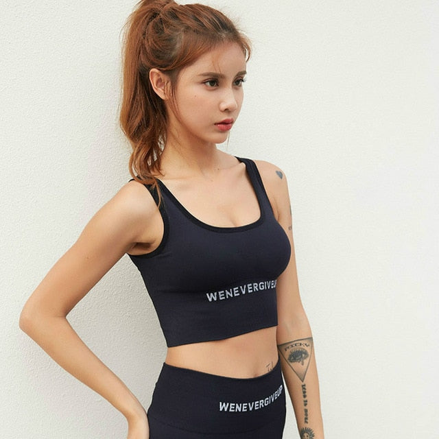 React Seamless 'Never Give Up' Series Sports Crop - Black