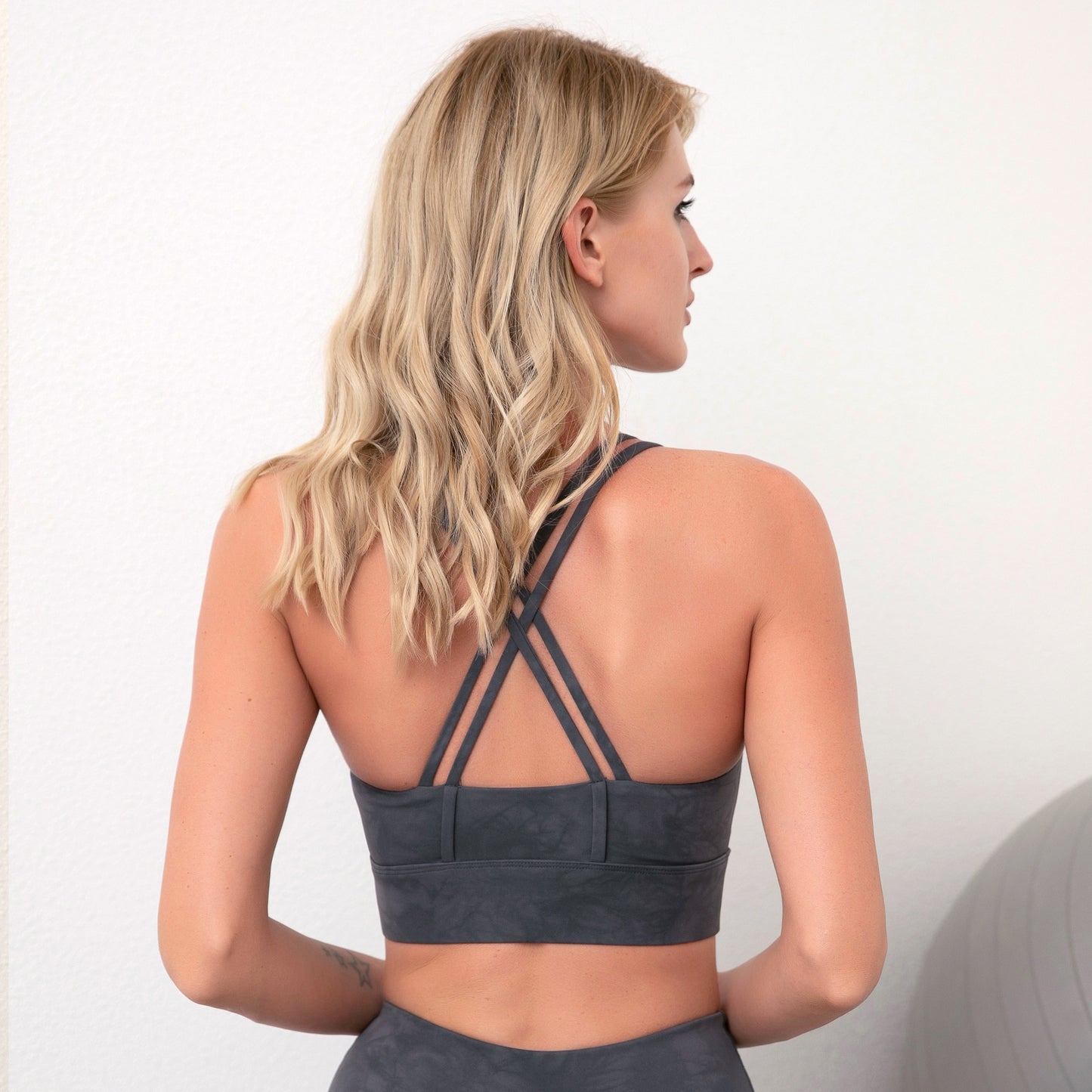 React LUXE FLEX Sports Crop - Dark Grey