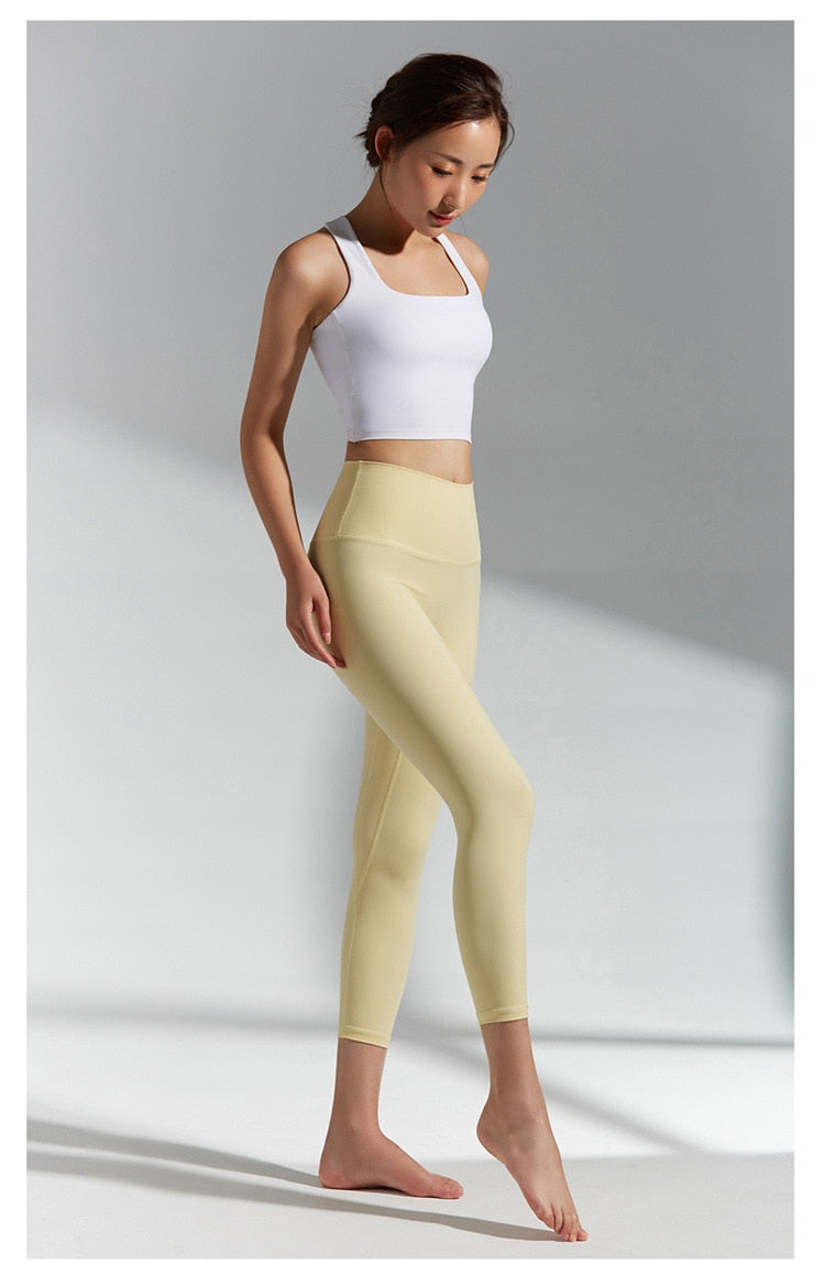 React LUXE LIVE Sports Crop - White