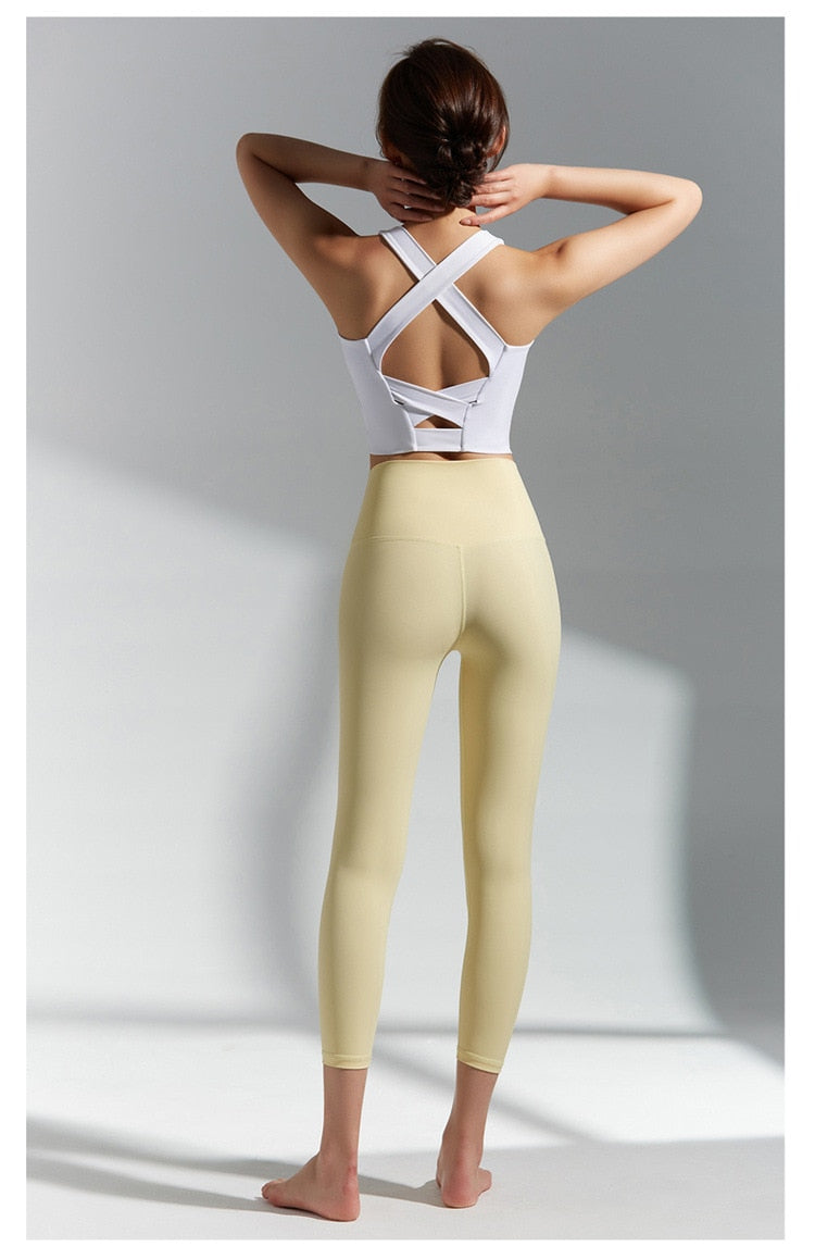React LUXE LIVE Sports Crop - White