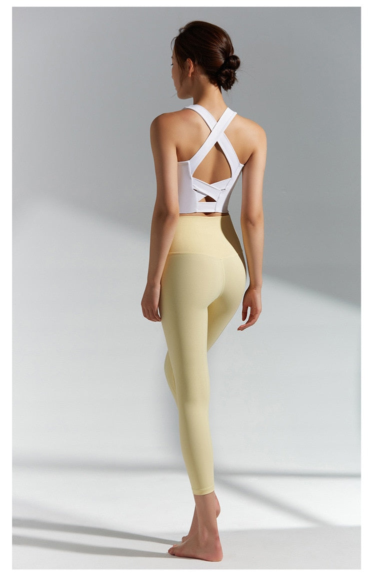 React LUXE LIVE Sports Crop - White