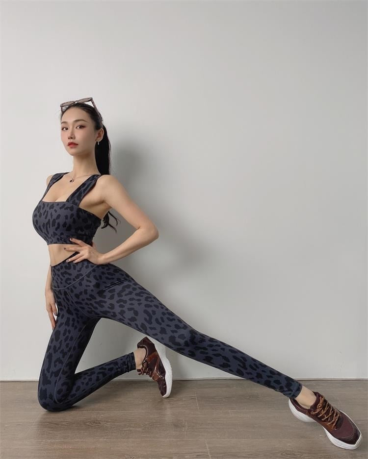 React Special Edition Legging - Panther